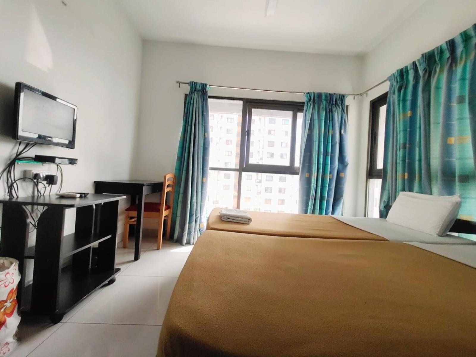 Private Rooms In Blue Ridge Hinjawadi Exterior foto